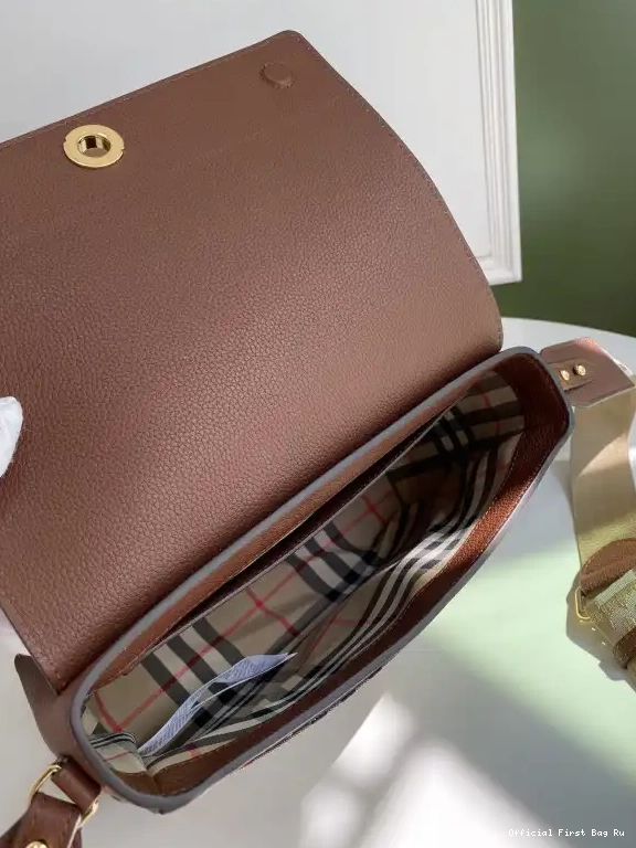 Official First Bag Ru Crossbody Bag-25-8.5-18cm Note BURBERRY 0522